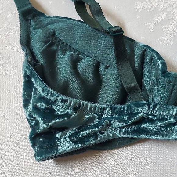 Victoria's Secret Vintage Green Crushed Velvet Underwire Padded Bra Size 36B - Picture 8 of 14